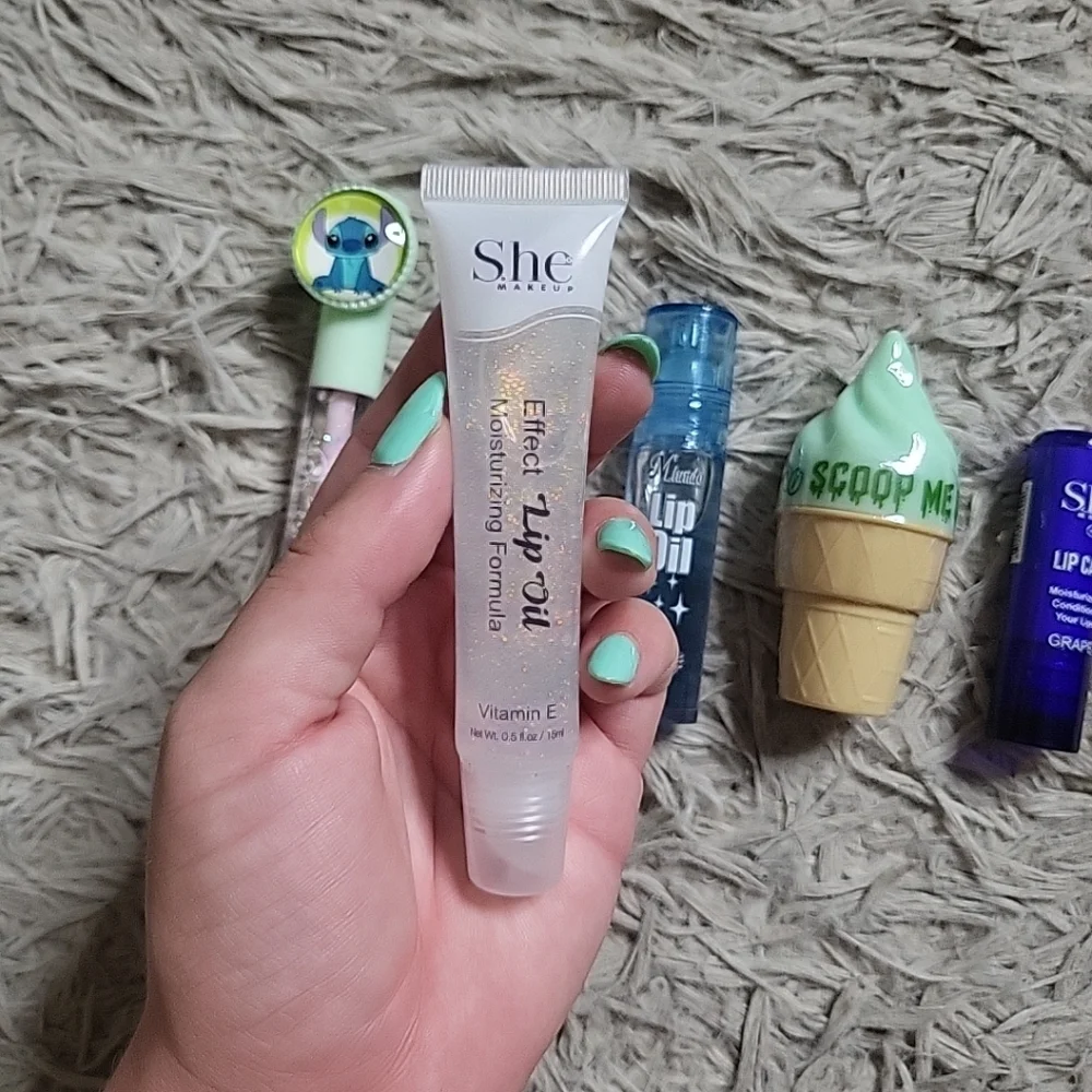 Beauty Bundle Lips Makeup Stitch Lipgloss Lip Balm Lip Oil Makeup ✨️💫
